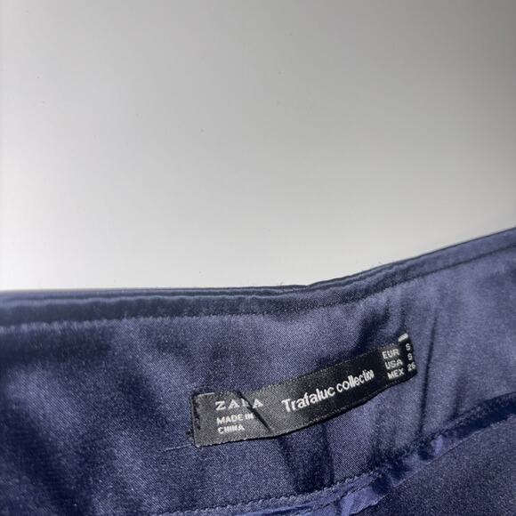 Womens ZARA Shorts Trafaluc Collection Silky Satin Navy Blue Sz Sm Romantic Goth - Picture 5 of 10